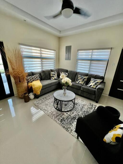 La Rosa With Spectacular View Of Villa